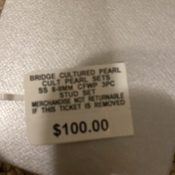 Beautiful Cultured Pearls 3 piece set, 8-9mm with sterling silver backing - Picture 4 of 4